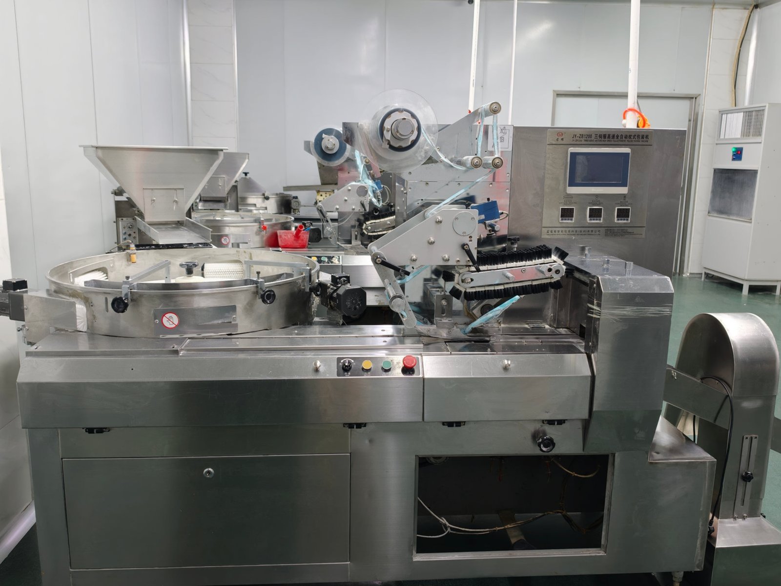 Automatic packaging machine